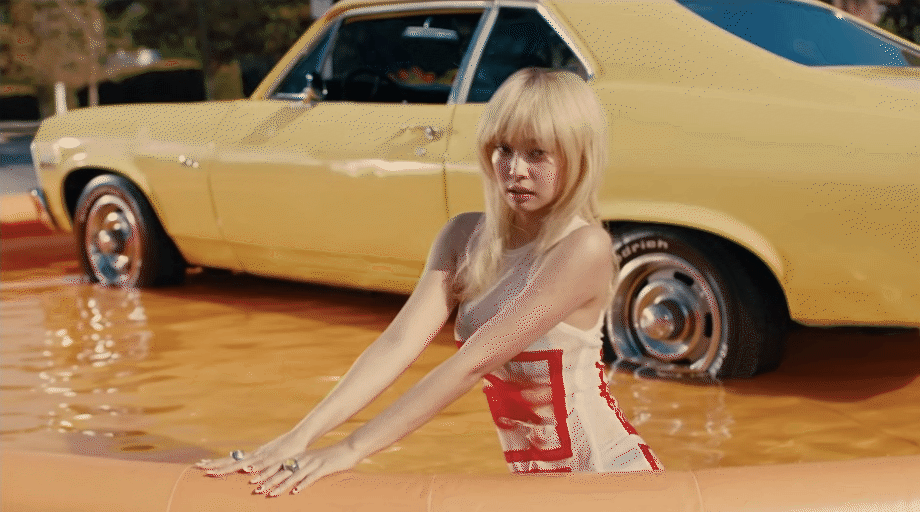 Jennie trong MV Mantra, thích tiệc tùng, nóng bỏng và thu hút