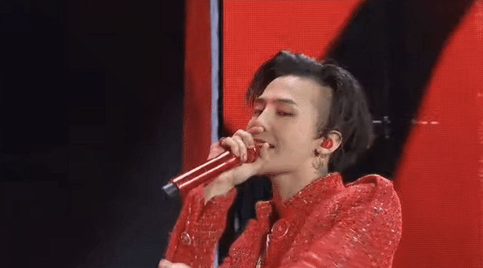 Không một ngôi sao nào hết thời mà gây sốt như G-Dragon!