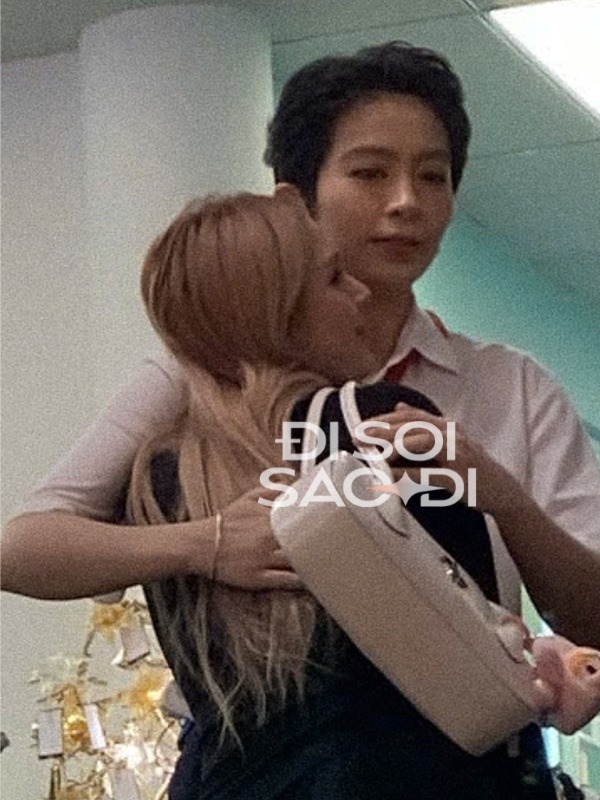 Hành động tình cảm khi Gil Lê đi quay Chị Đẹp Đạp Gió Rẽ Sóng.