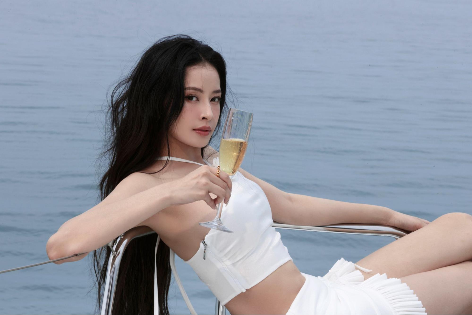 Chi Pu được đánh giá là nhan sắc - giai điệu âm nhạc có thừa nhưng giọng hát lại có hạn