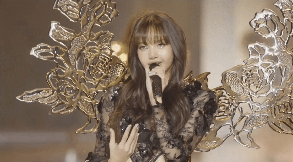 So về khả năng sân khấu, Lisa vẫn chưa toả sáng được như các ngôi sao Âu Mỹ