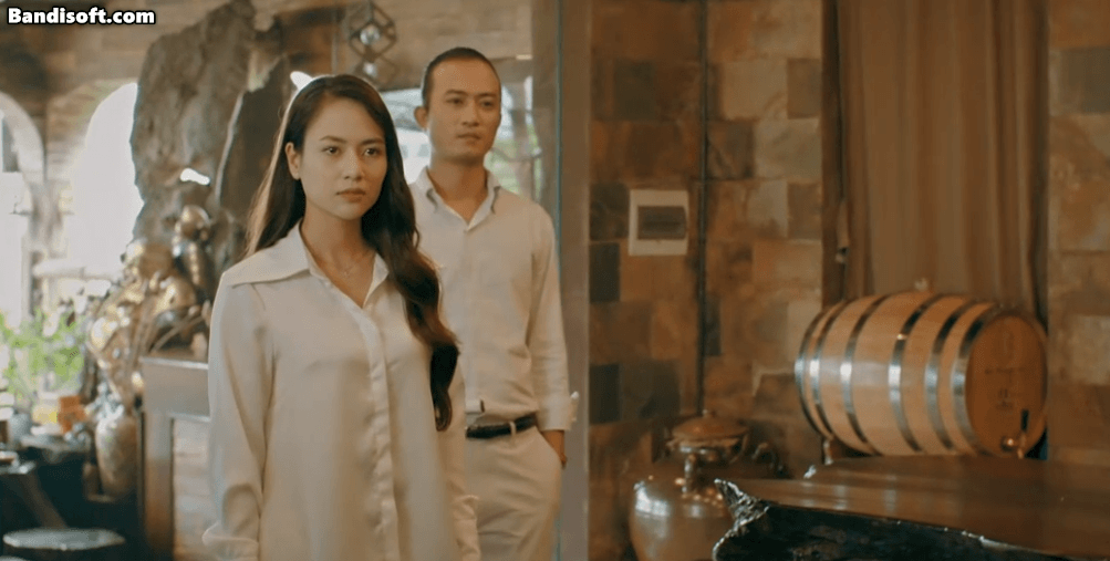 Diễm trở về bên cạnh Hồng, trong sự ngỡ ngàng của Dũng Kính