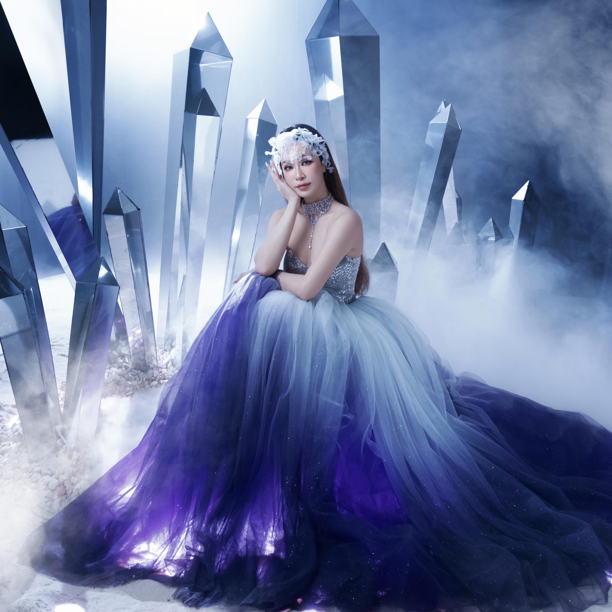 Uyên Linh quyết tổ chức live concert riêng dù phải đối mặt với sự cạnh tranh khốc liệt