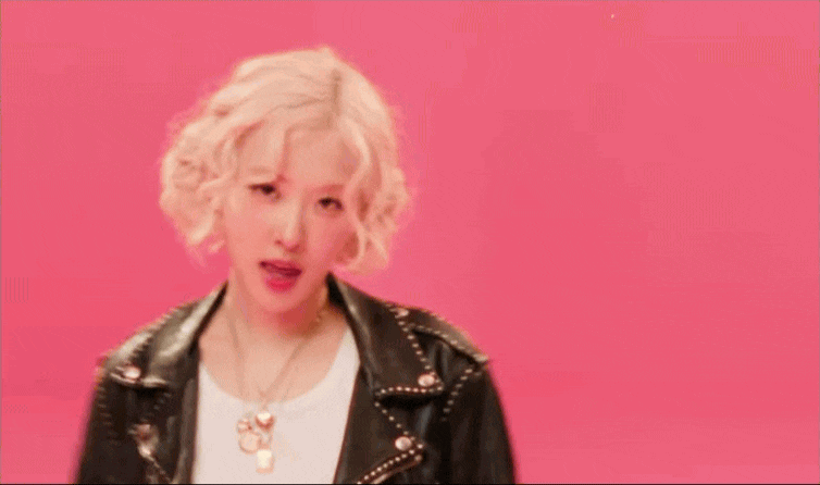 Hình ảnh hoàn toàn khác biệt của Rosé, không còn là 