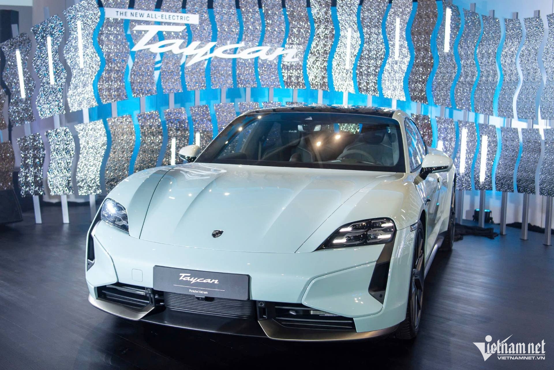 Porsche Taycan 2025 được giới thiệu tại Việt Nam tới 8 phiên bản. Ảnh: Hoàng Hiệp