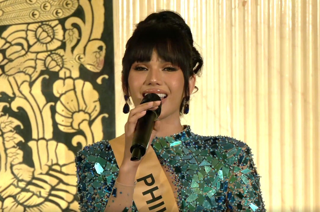 Đại diện Philippines - Christine Opiaza chinh phục người hâm mộ bằng giọng hát ngọt ngào.