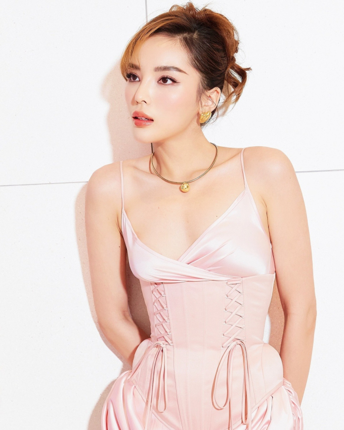 Kỳ Duyên vừa gây chú ý khi thú nhận bản thân chưa tốt nghiệp đại học tại phần thi Voice For Change của Miss Universe 2024