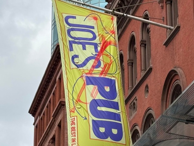 Chế độ zoom 5x của iPhone 16 rõ nét hơn nhiều so với chế độ zoom của iPhone 12.