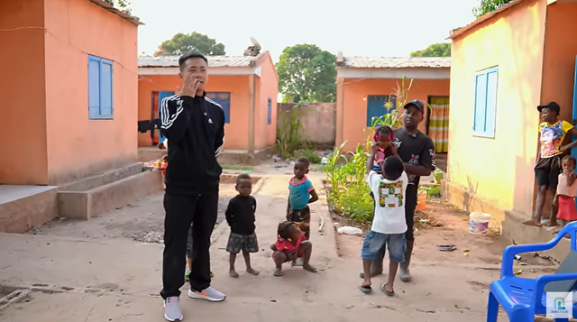 Khu nhà mà Quang Linh mua đất và làm nhà cho team châu Phi