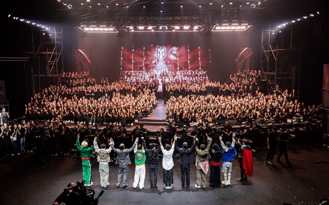 Khán giả trường quay phấn khích với Thiếu Nhi nhưng vẫn bầu cho Tinh Hoa. Ảnh: BTC