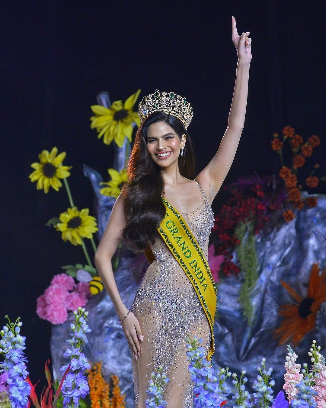 Ngày 11/8, Rachel vượt qua 21 thí sinh đăng quang Miss Grand India 2024. Ngoài danh hiệu hoa hậu, cô còn đạt nhiều giải thưởng phụ quan trọng như: 