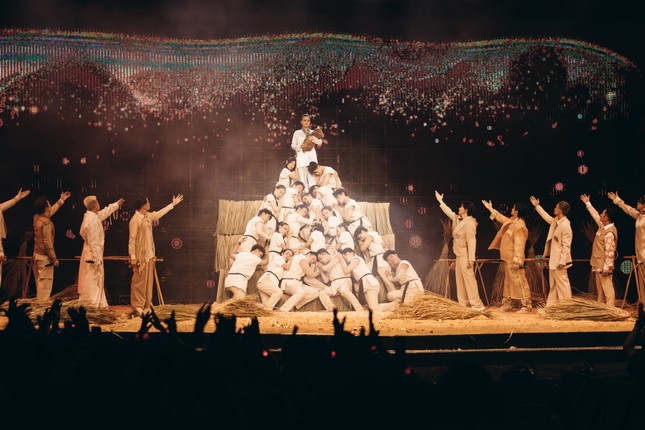 Với việc hỗ trợ đội bạn thể hiện Mẹ yêu con, Binz đã thực hiện đúng như điều anh từng nói, đại ý: Tôi có thể không phải người chiến thắng nhưng người chiến thắng phải cần đến tôi