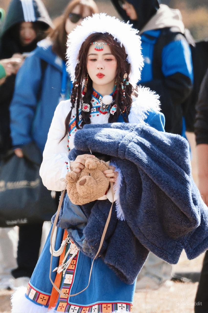 Bạch Lộc đẹp trong mọi khung hình, không có điểm nào để chê.