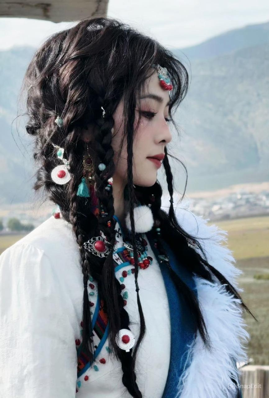 Khung hình đẹp đến phong thần của Bạch Lộc.