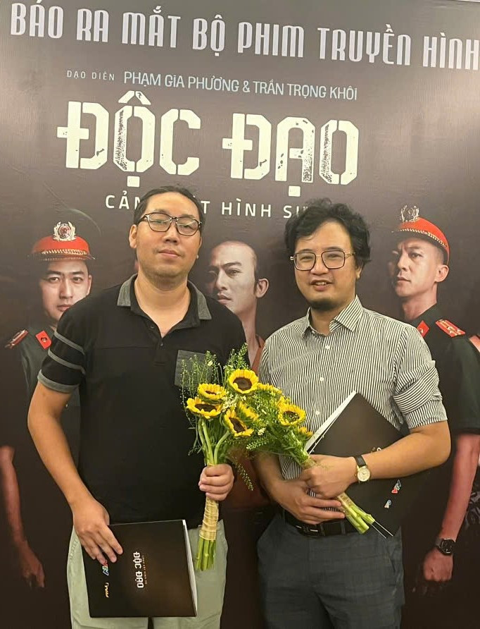 Biên kịch Vũ Liêm và Phạm Đình Hải tại sự kiện ra mắt phim 