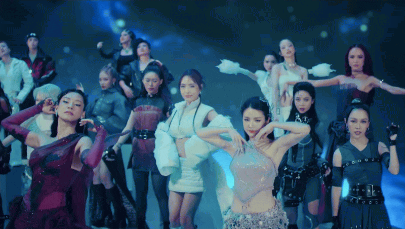 30 Chị Đẹp lấp lánh và tỏa sáng rực rỡ nhất khi cùng nhau quy tụ tại một nơi - được gọi là “Mắt Bão”