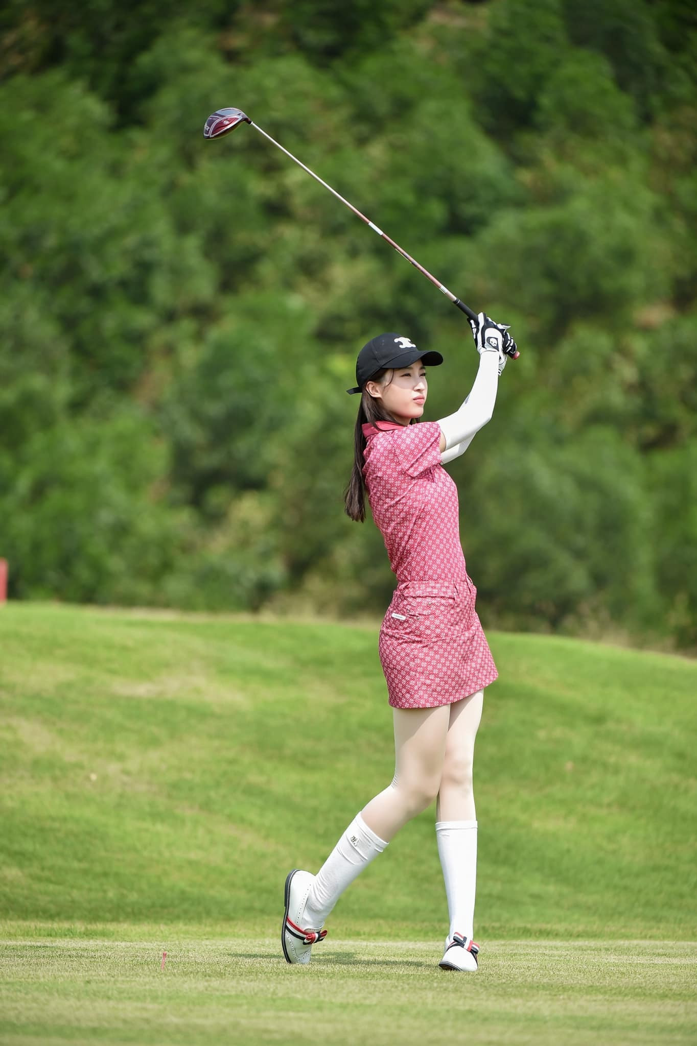 Dù bận rộn chăm sóc gia đình nhỏ, Đỗ Mỹ Linh không quên dành thời gian chăm sóc bản thân bằng việc chơi thể thao. Cuộc sống viên mãn, hạnh phúc của hoa hậu Đỗ Mỹ Linh khiến nhiều người mơ ước. 