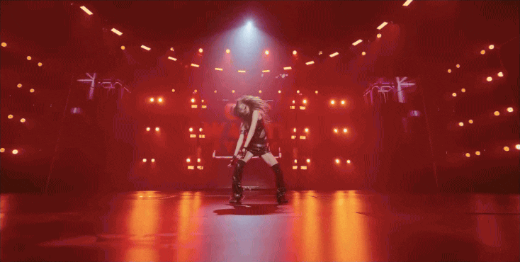 Thiều Bảo Trâm phát huy thế mạnh về trình diễn qua 3 kỹ năng chính - hát, rap và nhảy