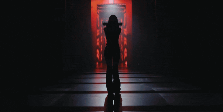 Ở phân đoạn Thiều Bảo Trâm khoe dáng, vũ đạo ngay đầu phần trình diễn, không khó để gợi nhớ đến sân khấu solo của Lisa tại Coachella 2023