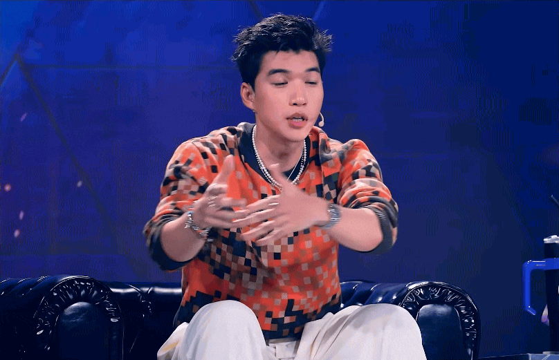 HIEUTHUHAI thể hiện trình độ chuyên môn một cách vừa phải, tiết chế với tư cách Giám khảo khách mời