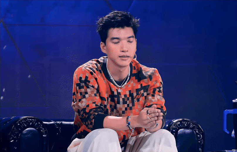 HIEUTHUHAI gặp lại nhiều bạn cũ là thí sinh năm nay, anh chàng chia sẻ chân thành ý kiến của mình