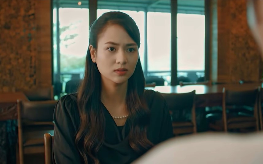 Diễm nhờ Hồng giúp đỡ.