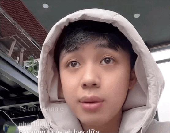 Nhật Hoàng chia sẻ trên livestream rằng việc trở thành Giám khảo Rap Việt là một mong muốn đã được HIEUTHUHAI 