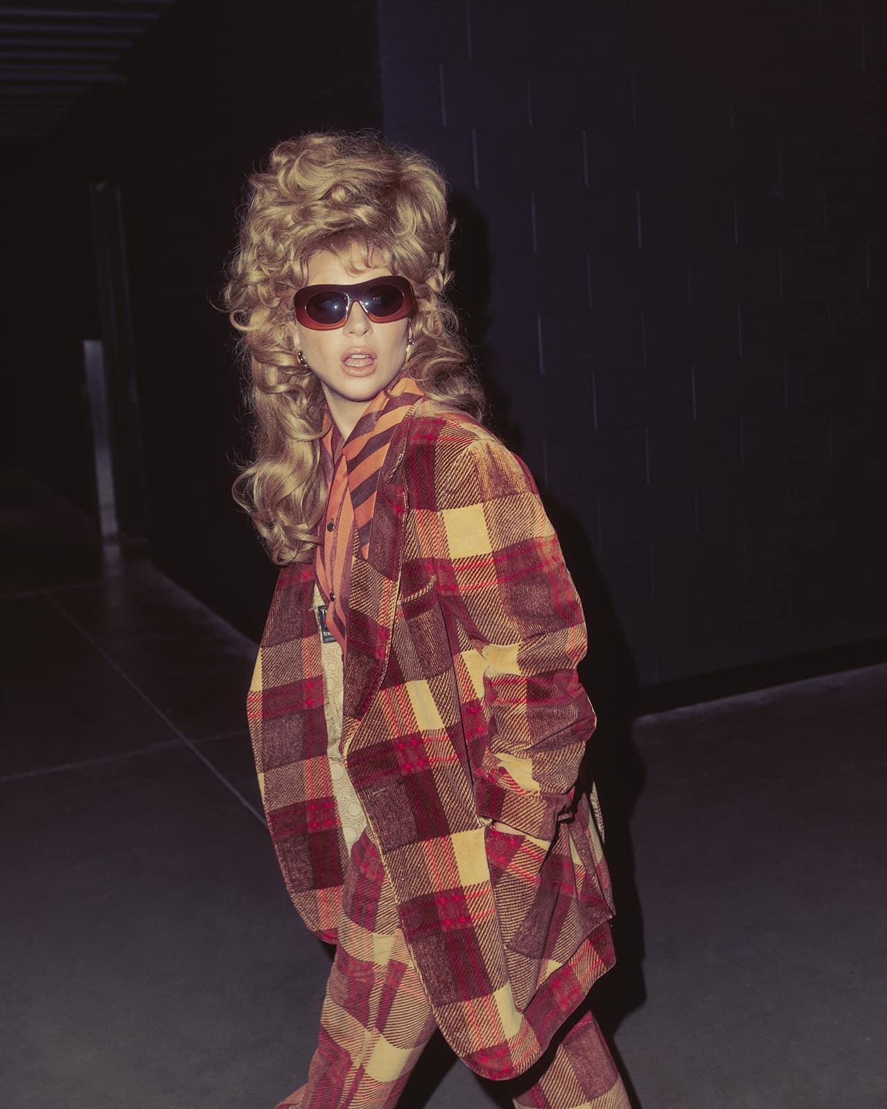 Sau thời gian quen với quý cô người Ý Lady Gaga cổ điển, quý phái như hình ảnh trong Die With a Smile