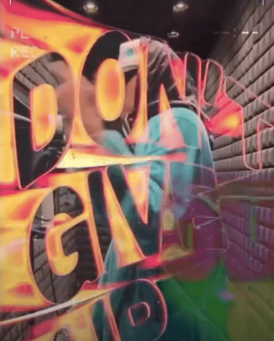 G-Dragon livestream vào đúng 0h ngày 31/10 (theo giờ Hàn Quốc)