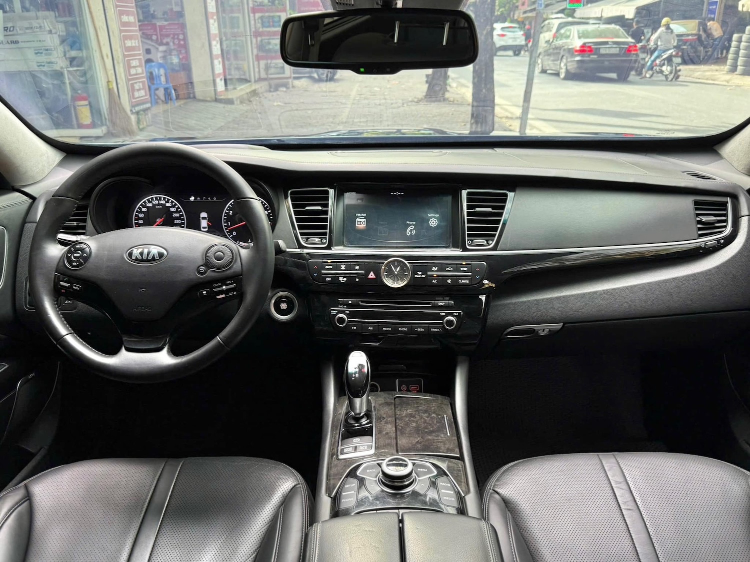 Nội thất KIA Quoris. Ảnh: Mẫn Hồ