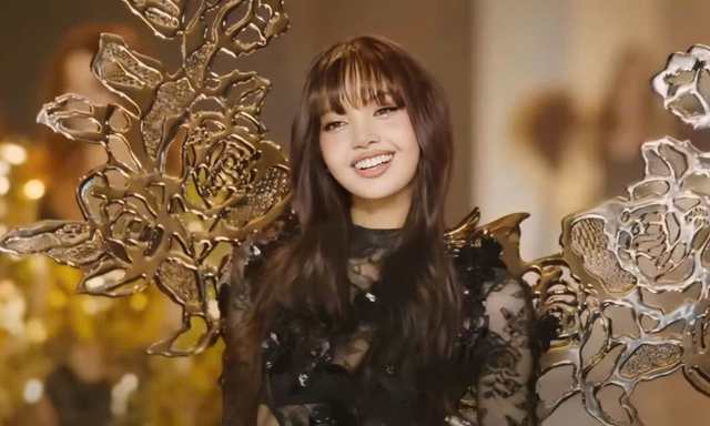 Lisa lại đang bị mỉa mai 