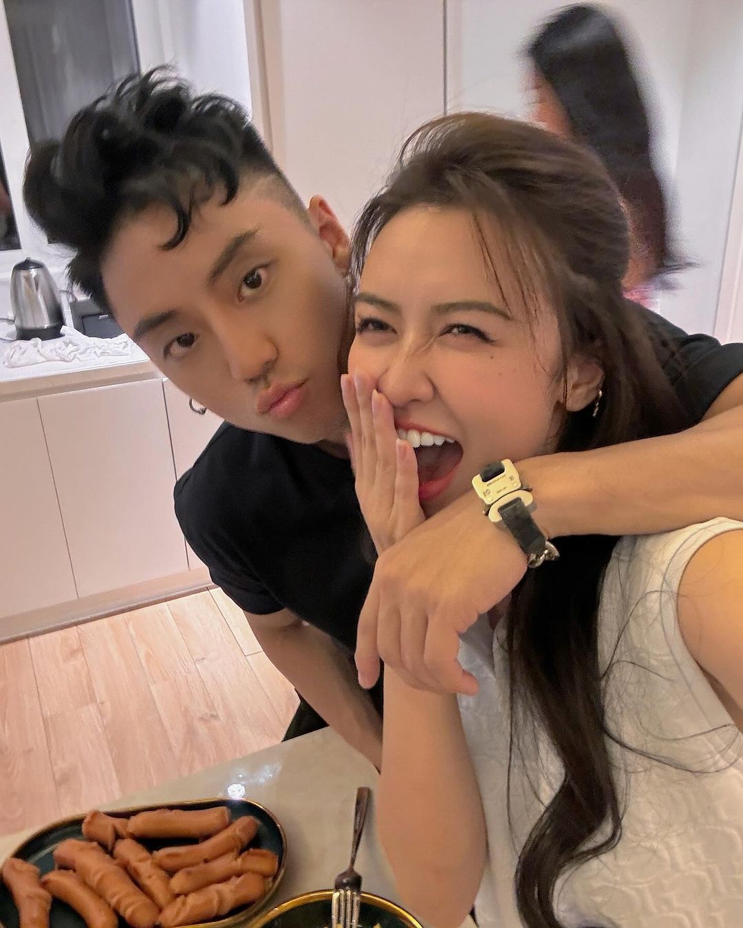 Quyên Qui cho biết những hành động giữa cô và Wukong là thật, không phải kịch bản.