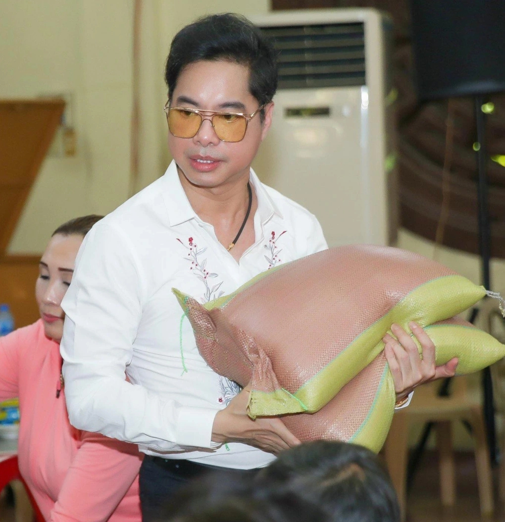 Ngọc Sơn chia sẻ hiện tại anh đã không còn những mưu cầu cá nhân mà chỉ muốn lan tỏa sự tích cực, giúp đỡ nhiều người khác.