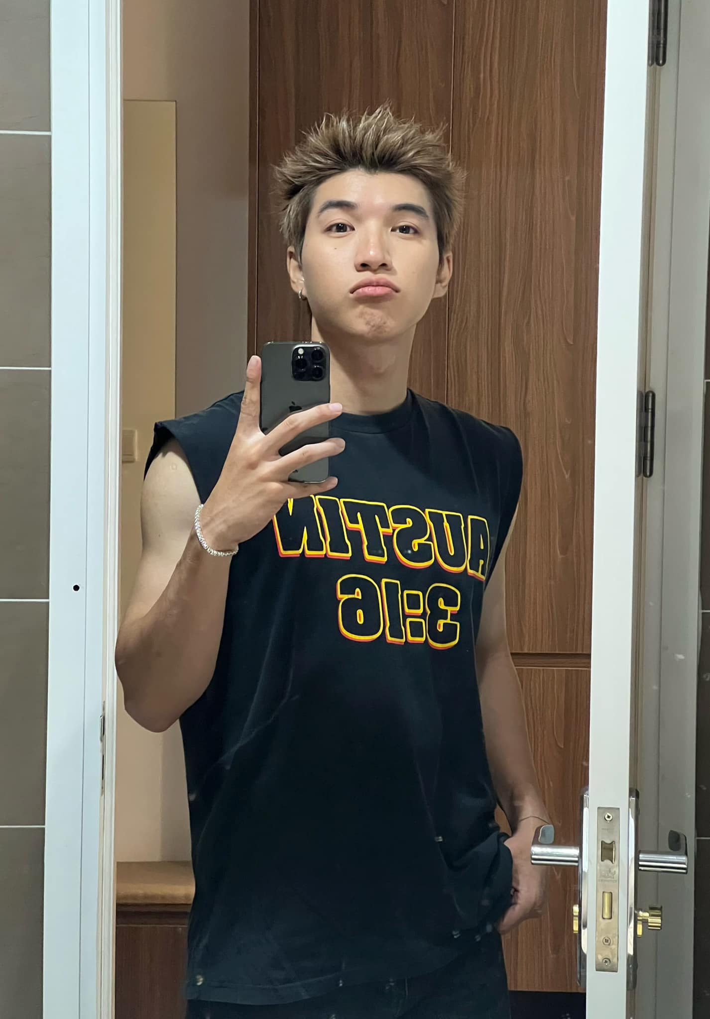 Dân tình trông đợi nhạc mới của HIEUTHUHAI