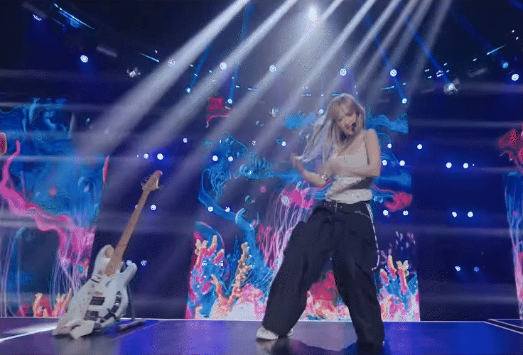 Tạo hình, thần thái của chị đẹp 30 tuổi nhìn không khác gì idol thế hệ mới