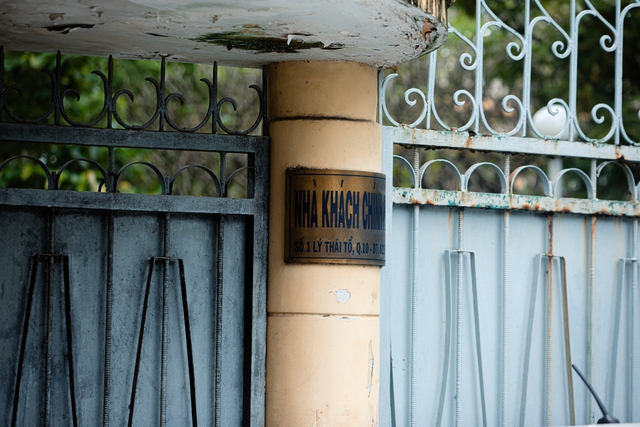 Được biết, đây vốn là tài sản của gia đình ông Hứa Bổn Hòa - một trong những đại gia Sài Gòn vào thế kỷ XIX. Trước năm 1975, những căn biệt thự xây dựng bên trong là nơi người thân của gia đình ông nghỉ ngơi. Hiện các toà nhà vẫn được giữ nguyên trạng.