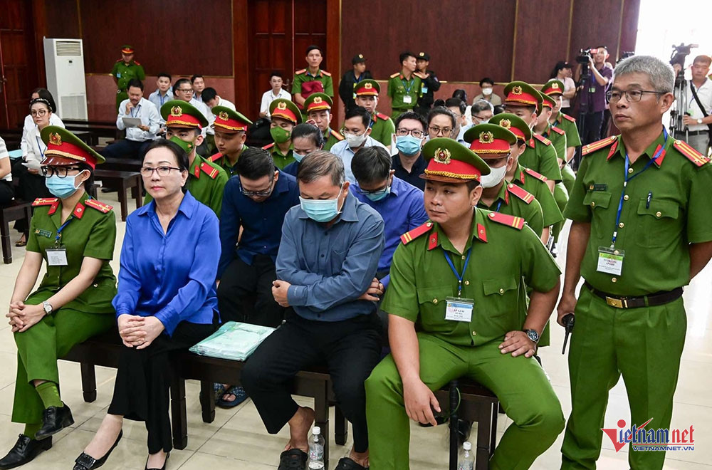 Các bị cáo tại tòa. Ảnh: Nguyễn Huế