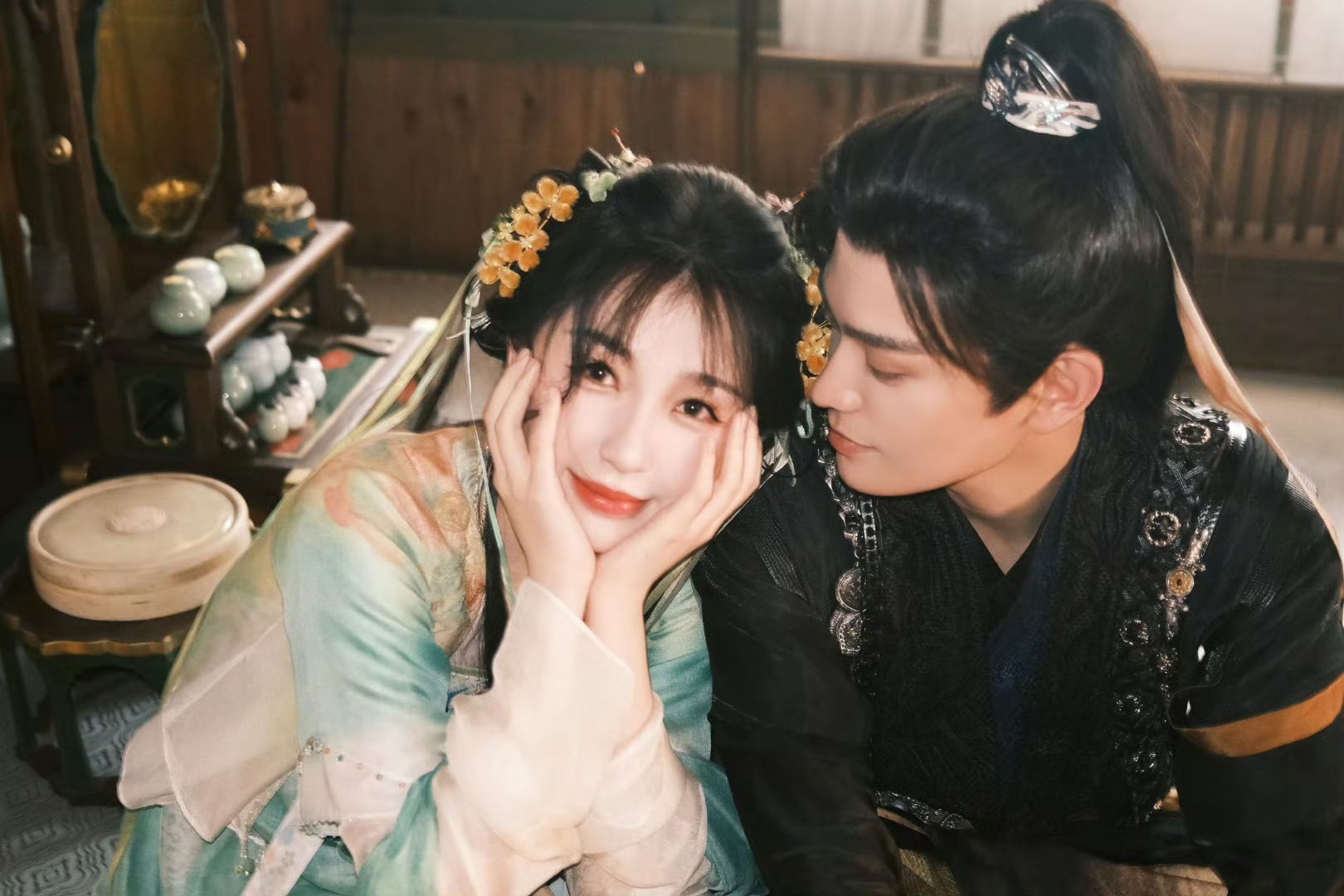 ... nhờ sức nóng của 