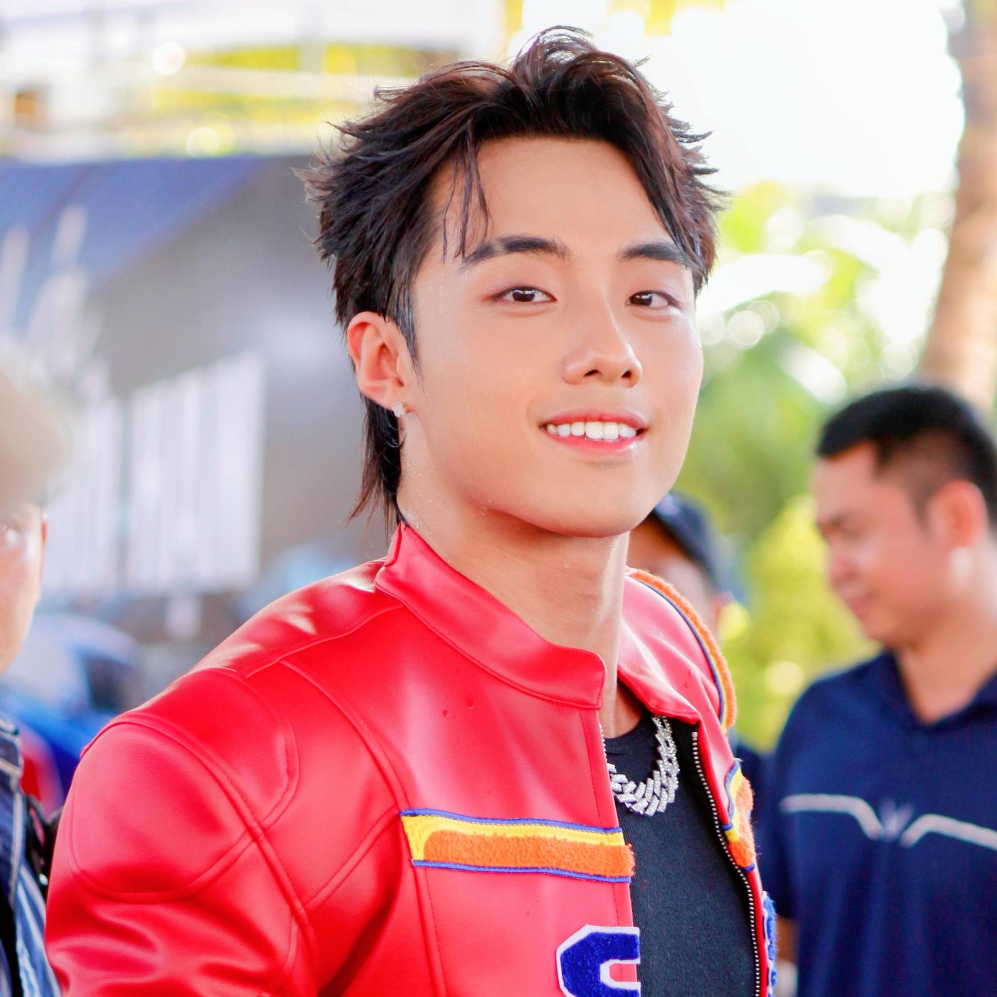 Anh trai Hải Đăng Doo chưa có phản hồi giữa lúc vướng tranh cãi vì có bạn gái nhưng vẫn nhiệt tình tung hint với đồng nghiệp nam