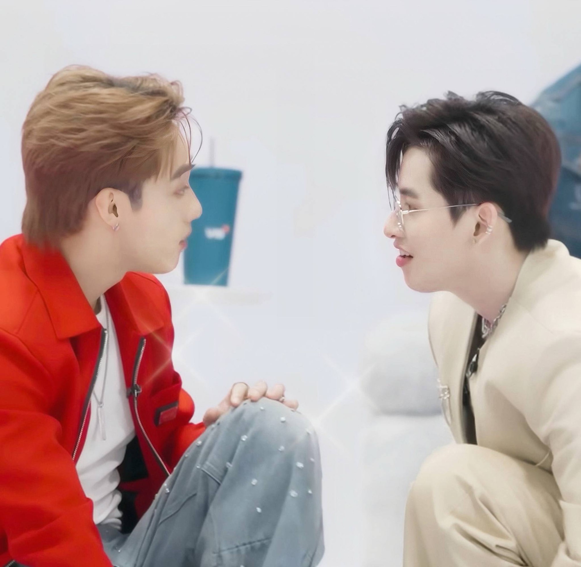 Hùng Huỳnh cũng tung nhiều hình ảnh, dành sự quan tâm đặc biệt cho Hải Đăng Doo