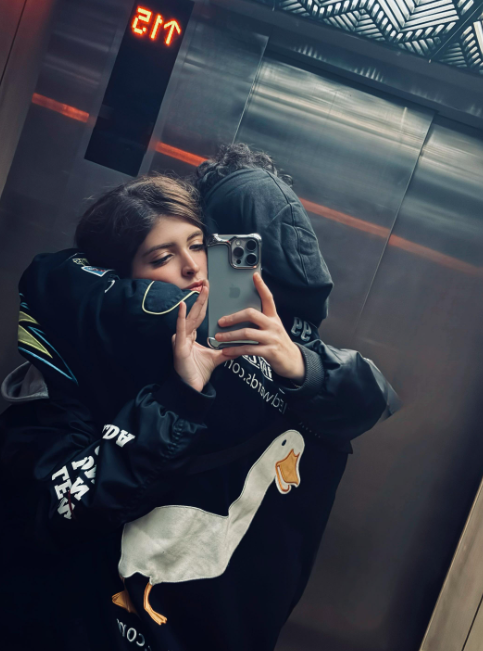 Vào hồi giữa tháng 7 vừa qua, cô đăng tải hình ảnh ngọt ngào cùng 1 chàng trai giấu mặt, làm rộ lên tin đồn đã có người yêu mới. Song, Andrea Aybar chọn im lặng, không có phản hồi về vấn đề yêu đương.