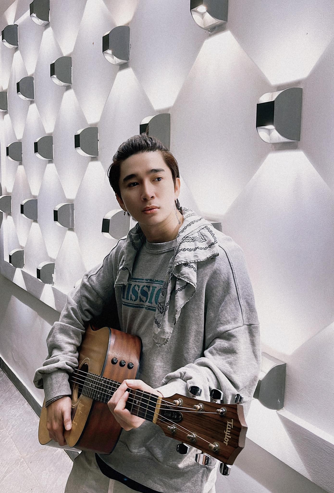 Chi Dân hiện đã khóa tài khoản cá nhân giữa ồn ào bị gọi tên