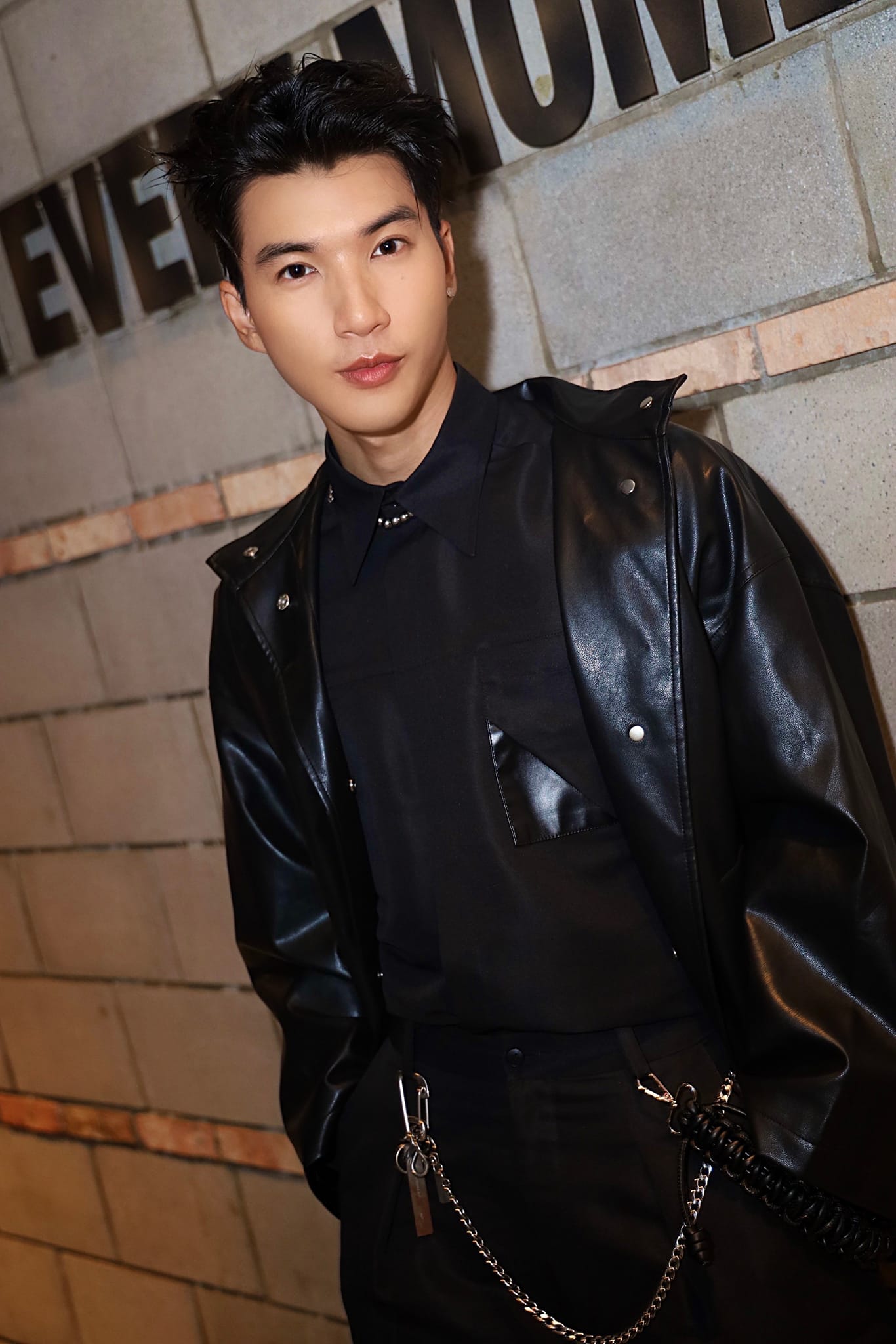 HIEUTHUHAI thì định nghĩa hiphop không phải là kiêu căng, ngông nghênh hay ngổ ngáo. Với anh, Hip-hop là lối sống, là văn hóa