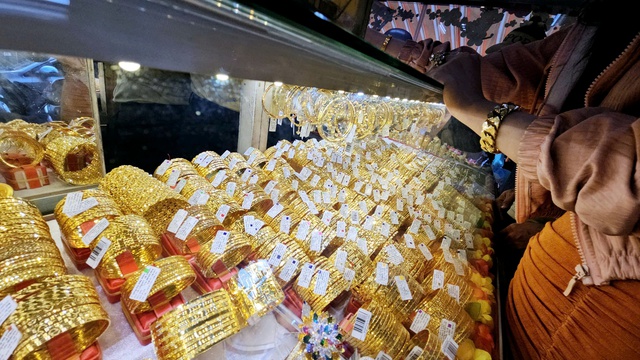 Giá vàng giảm tiếp vào tối nay