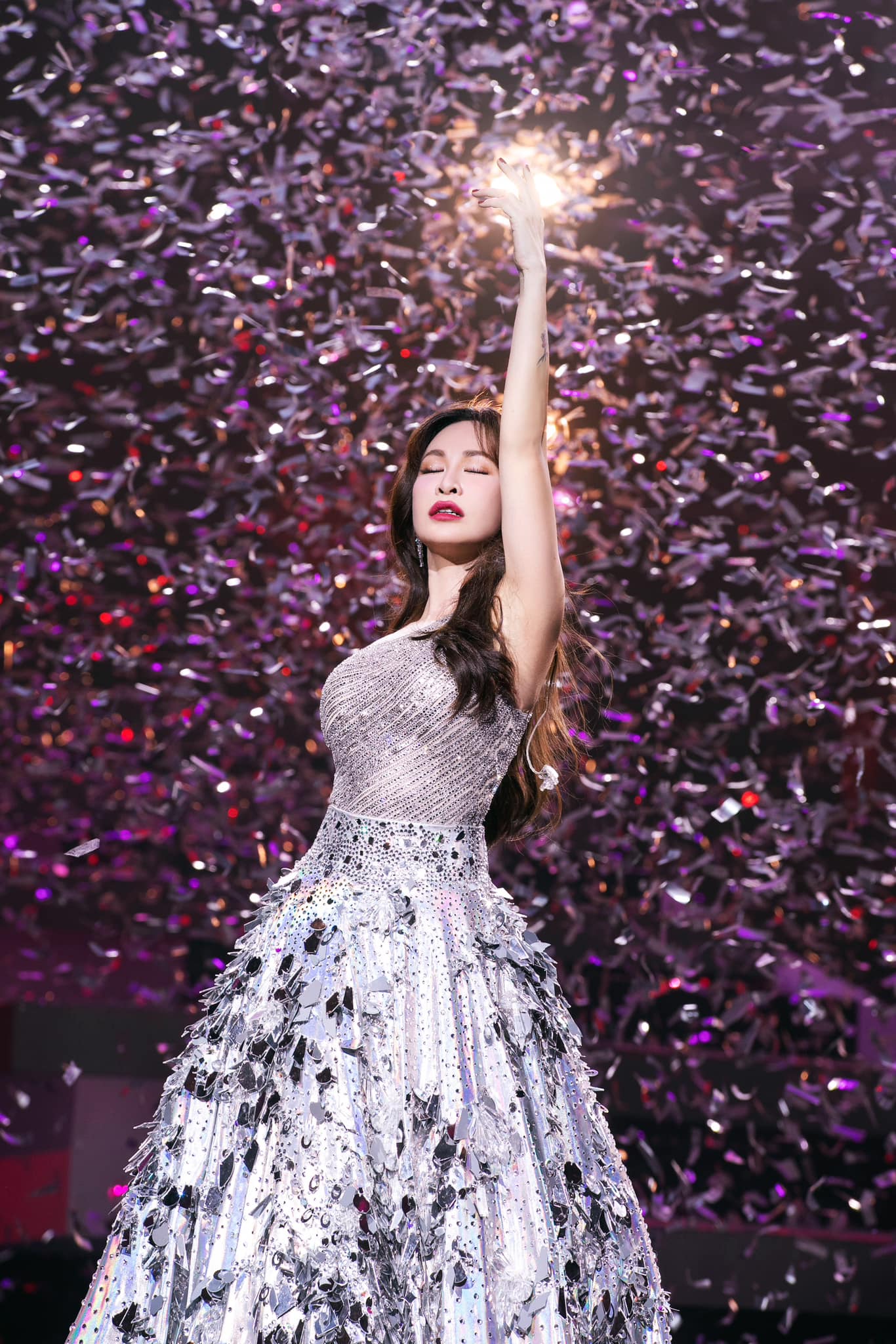 Uyên Linh thăng hoa tại liveshow cá nhân The Vocalist