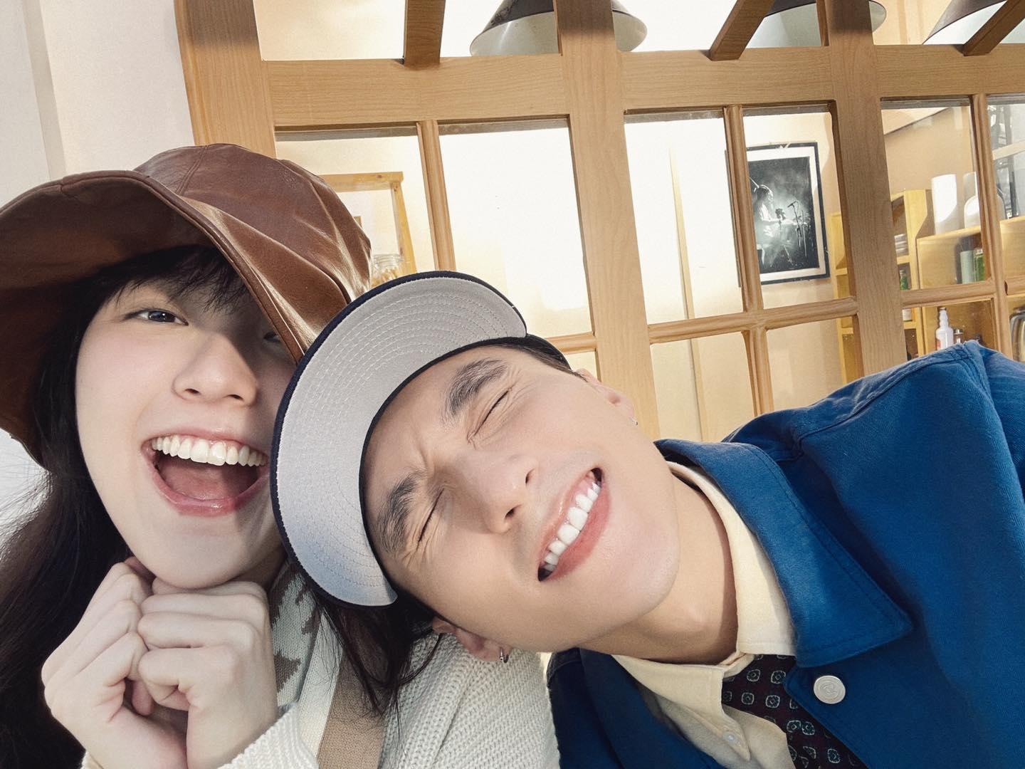 Ngoài ra cũng chỉ có ảnh công việc khi quay MV cùng Sơn Tùng M-T