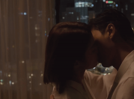 Cảnh nóng của Gia Huy (Quốc Huy thủ vai) với Hana (Trình Mỹ Duyên thủ vai)