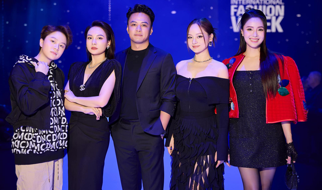 Mới đây, dàn diễn viên đình đám của VFC cùng hội ngộ trong một sự kiện thời trang. Bên cạnh Bảo Thanh, Bảo Hân, Lan Phương, đáng chú ý nhất là màn tái hợp của cặp song Hồng. Đây là lần đầu tiên họ gặp lại sau hơn 3 năm kể từ khi kết thúc phim 