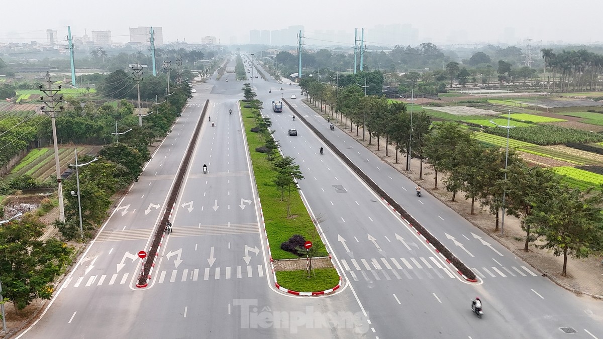 Đường Tây Thăng Long, đoạn qua quận Bắc Từ Liêm đã hoàn thiện với mặt cắt ngang lên tới 60m gồm 10 làn xe.