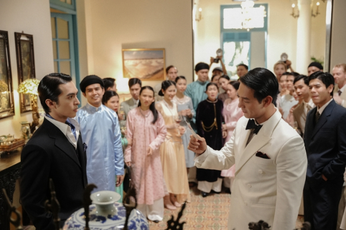 Thời trang năm 1930 được đoàn làm phim tái hiện chân thực